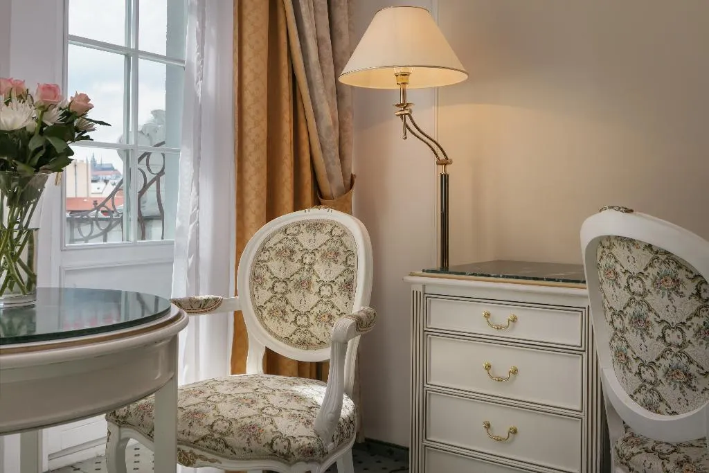 JUNIOR SUITE STANDARD Room, Ambassador Zlata Husa, Prague
