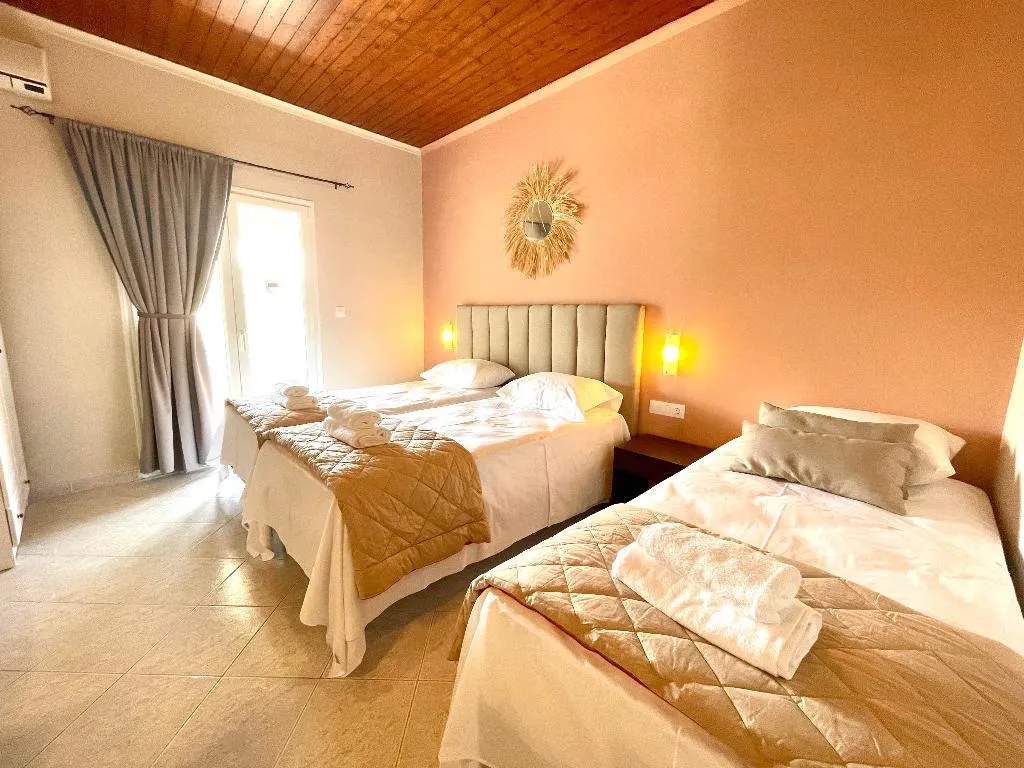 TRIPLE STANDARD Room, Oasis Beach Club, Corfu