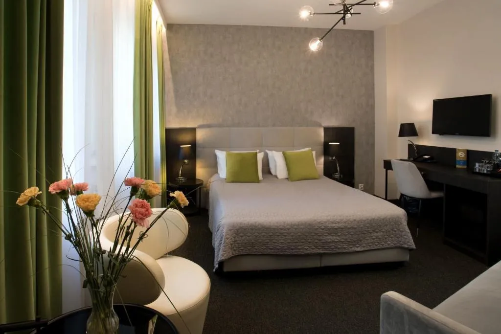 DOUBLE STANDARD Room, Atrium, Krakow