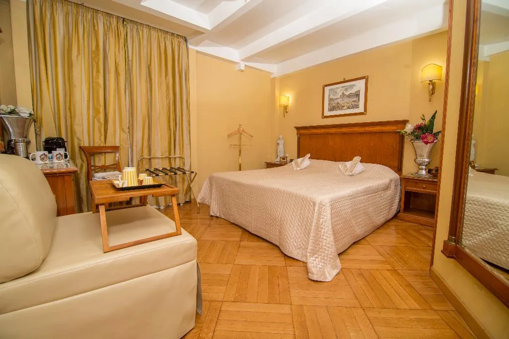 TRIPLE STANDARD Room, Luxury Rooms H 2000 Roma, Rome