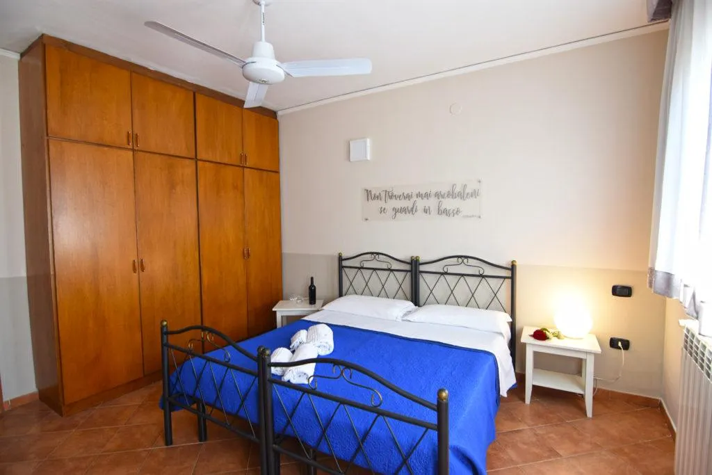 APARTMENT SEA VIEW WITH TERRACE Room, Case Così Apartments Napoli, Naples