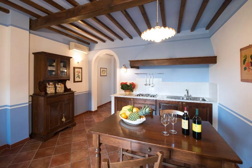 APARTMENT CAPACITY 4 ONE BEDROOM Room, Casa Lari, Florence