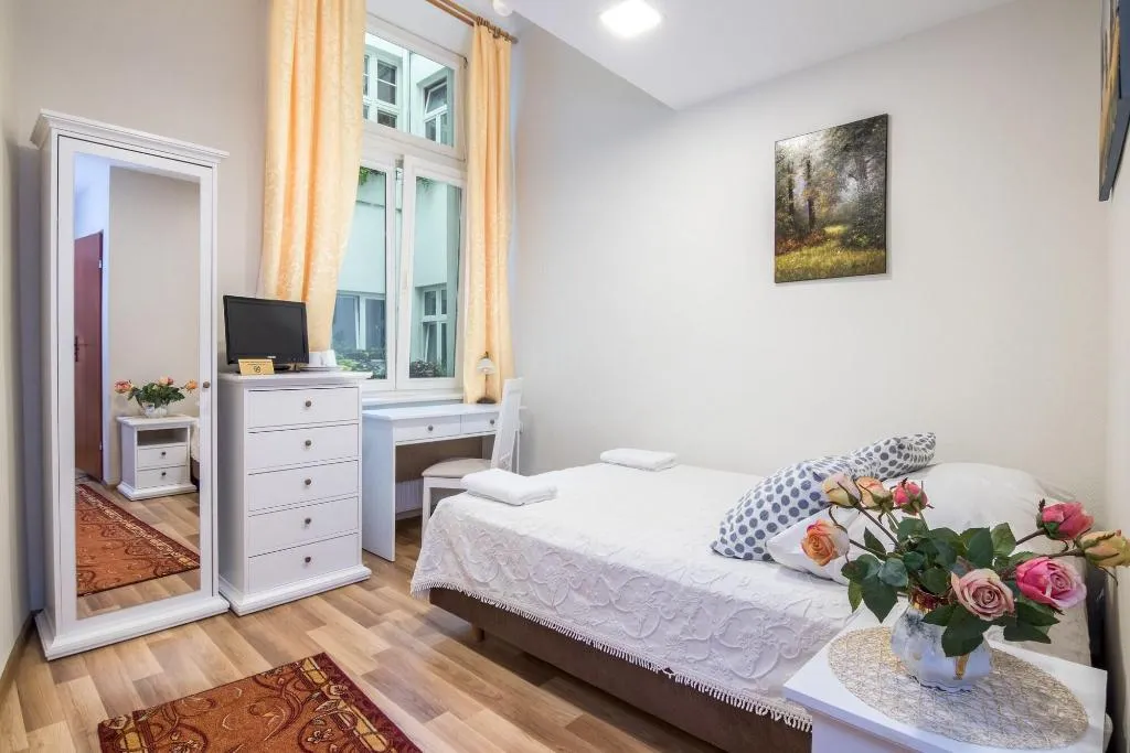Room, Unikat Guest Rooms, Krakow