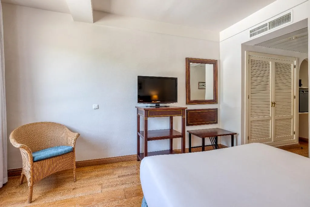 DOUBLE QUEEN SIZE BED Room, AZZ Guadacorte Campo de Gibraltar, Costa De La Luz