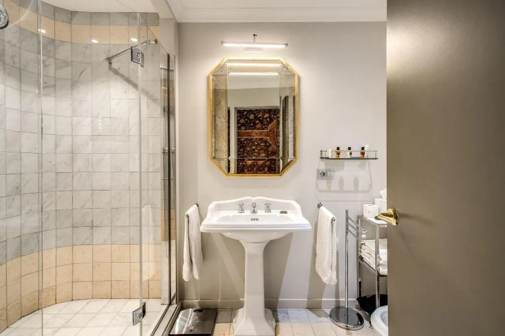 SUITE DELUXE KING BED Room, Martius Private Suites Hotel, Rome