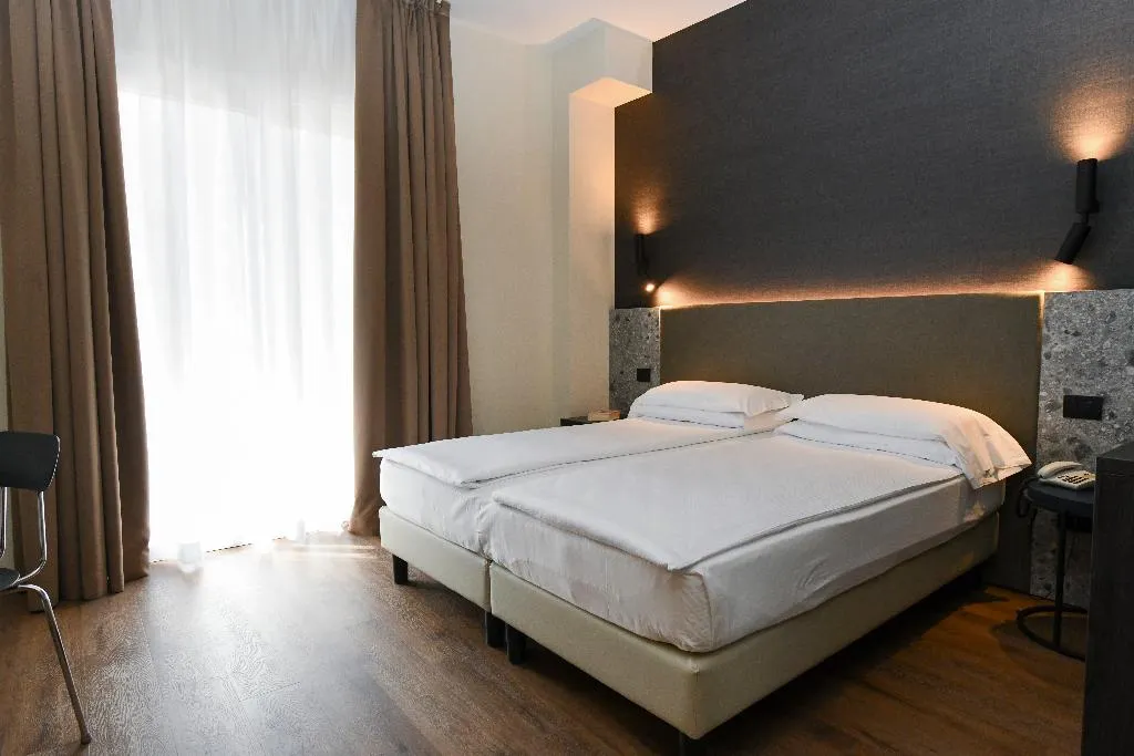 DOUBLE SUPERIOR WITH BALCONY Room, Eden Hotel, Venice