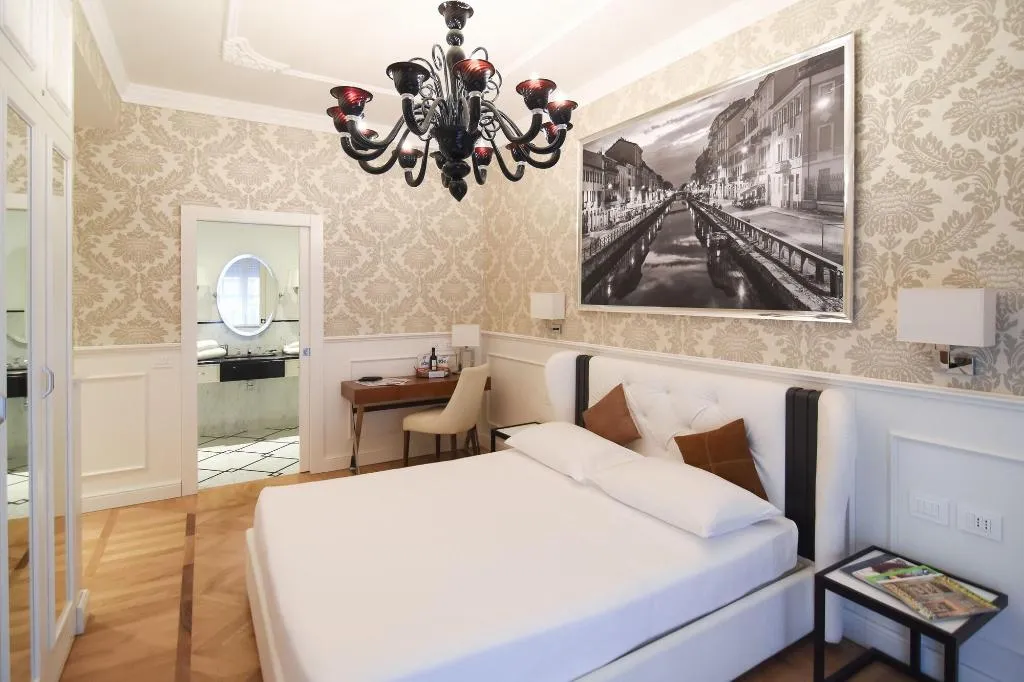 Room, Luxury Duomo Rooms, Milan