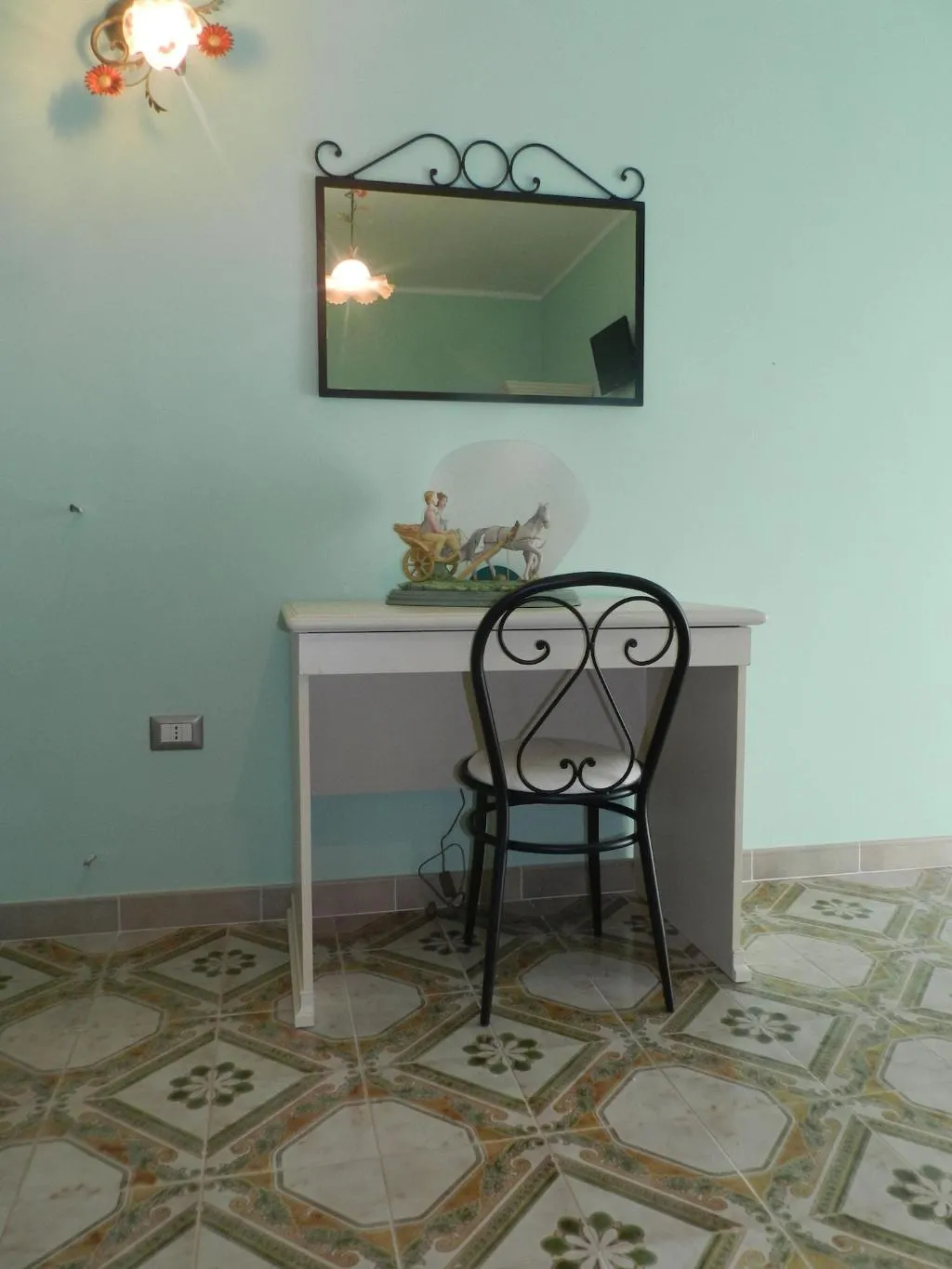 Room, La Mortella, Naples