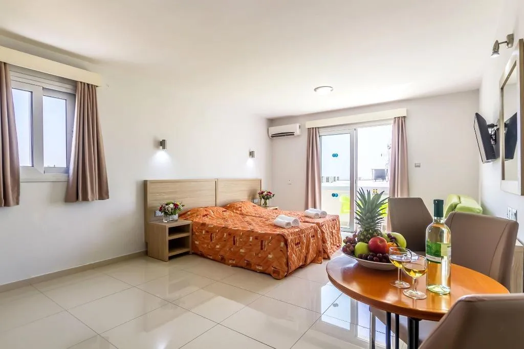 Room, Paul Marie, Cyprus