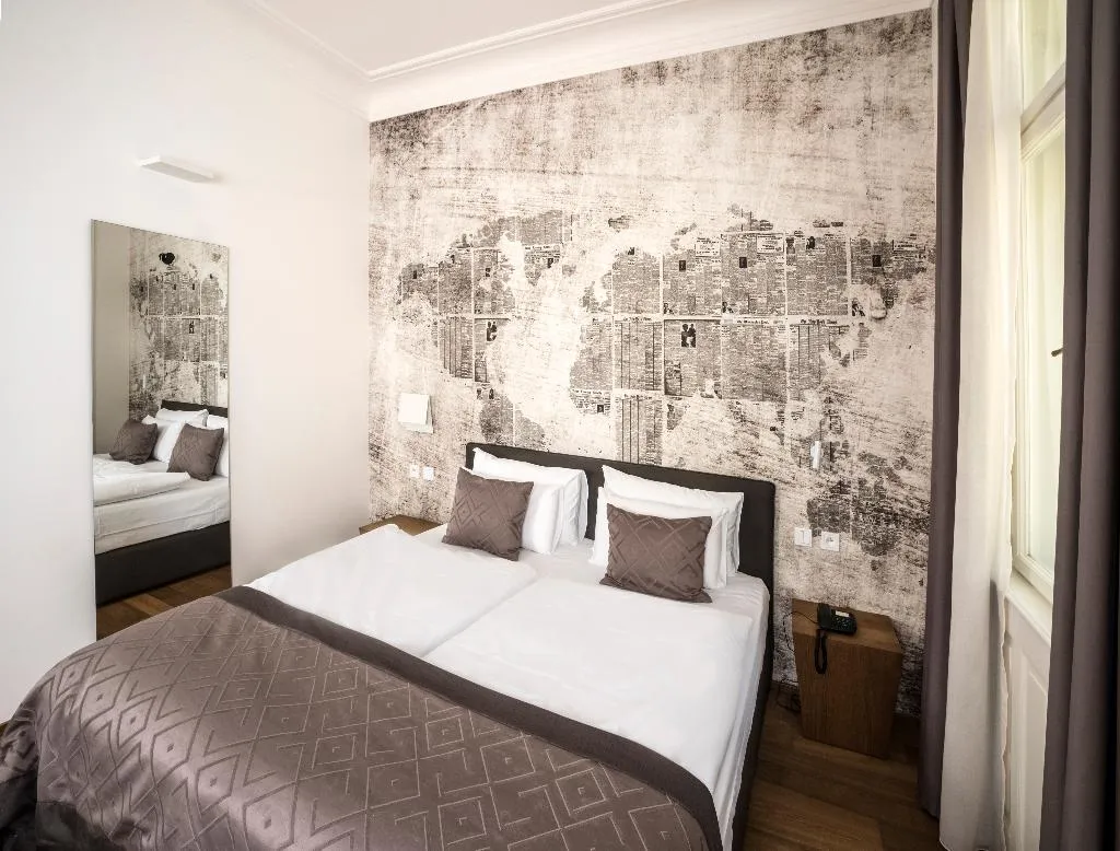 DOUBLE STANDARD Room, Golden Crown, Prague