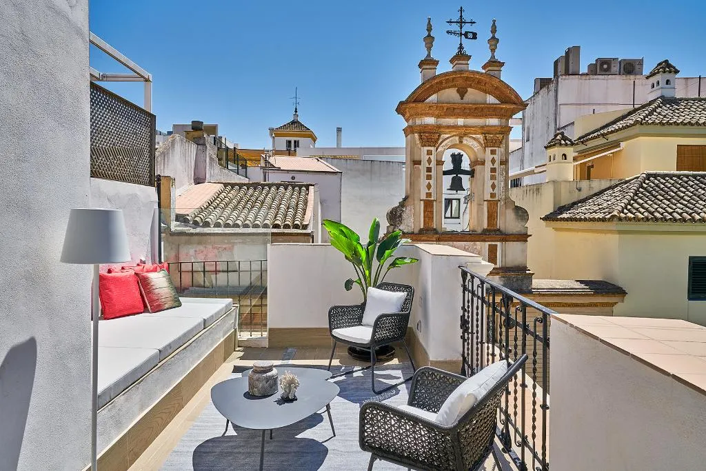 JUNIOR SUITE STANDARD Room, Vincci Molviedro Suites Apartments, Seville