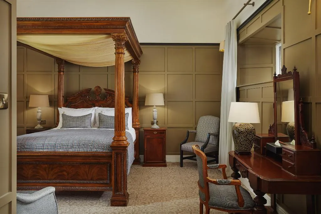 DOUBLE SUPERIOR Room, Cabra Castle Hotel, Dublin