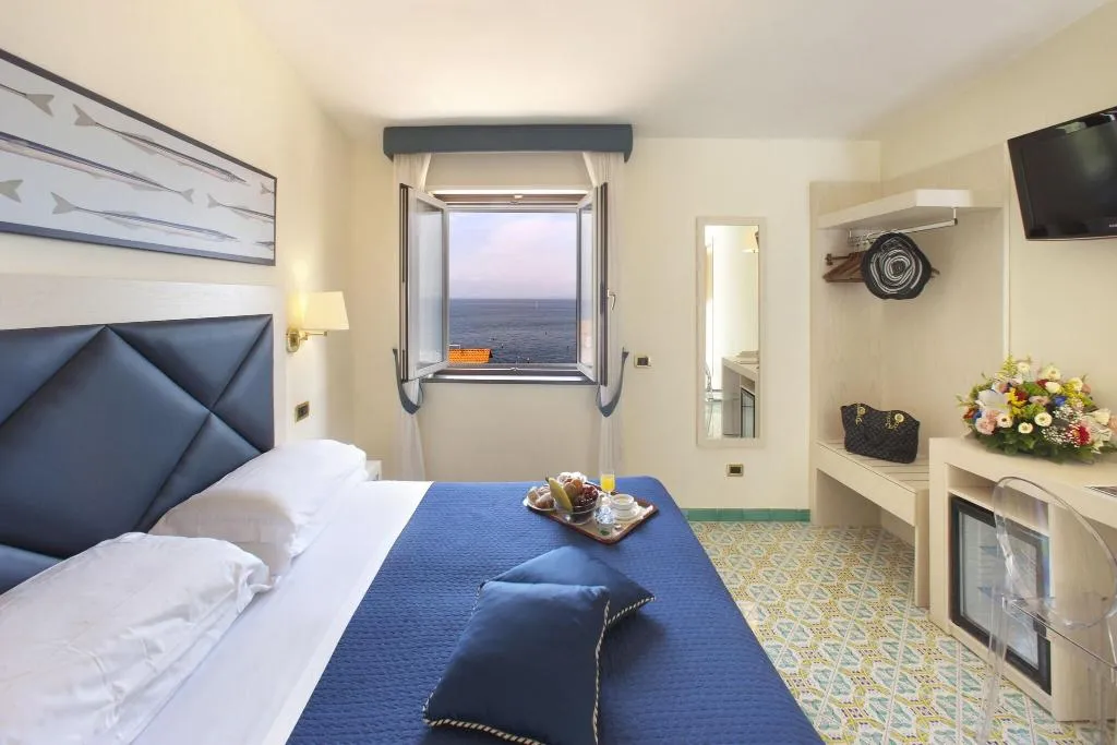 Room, Del Mare, Naples
