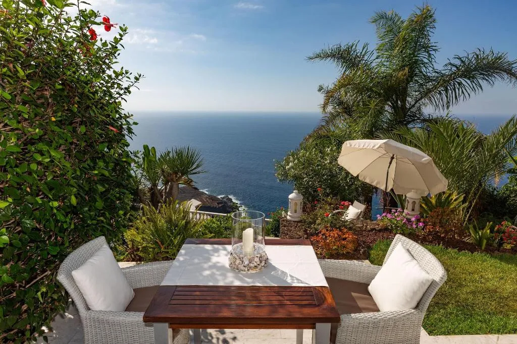 Room, Jardin de la Paz, Tenerife
