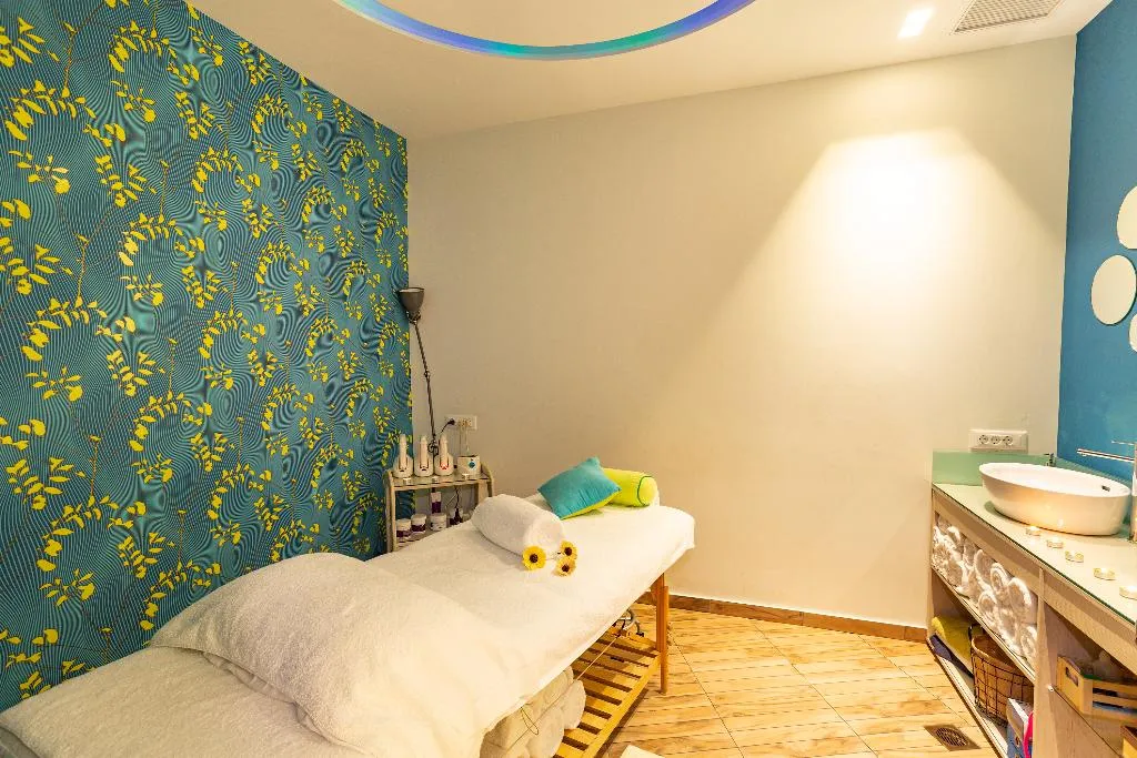 Sports and Entertainment, Rhodos Horizon Blu, Rhodes