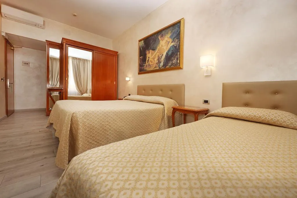 TRIPLE STANDARD Room, Rimini Hotel, Rome