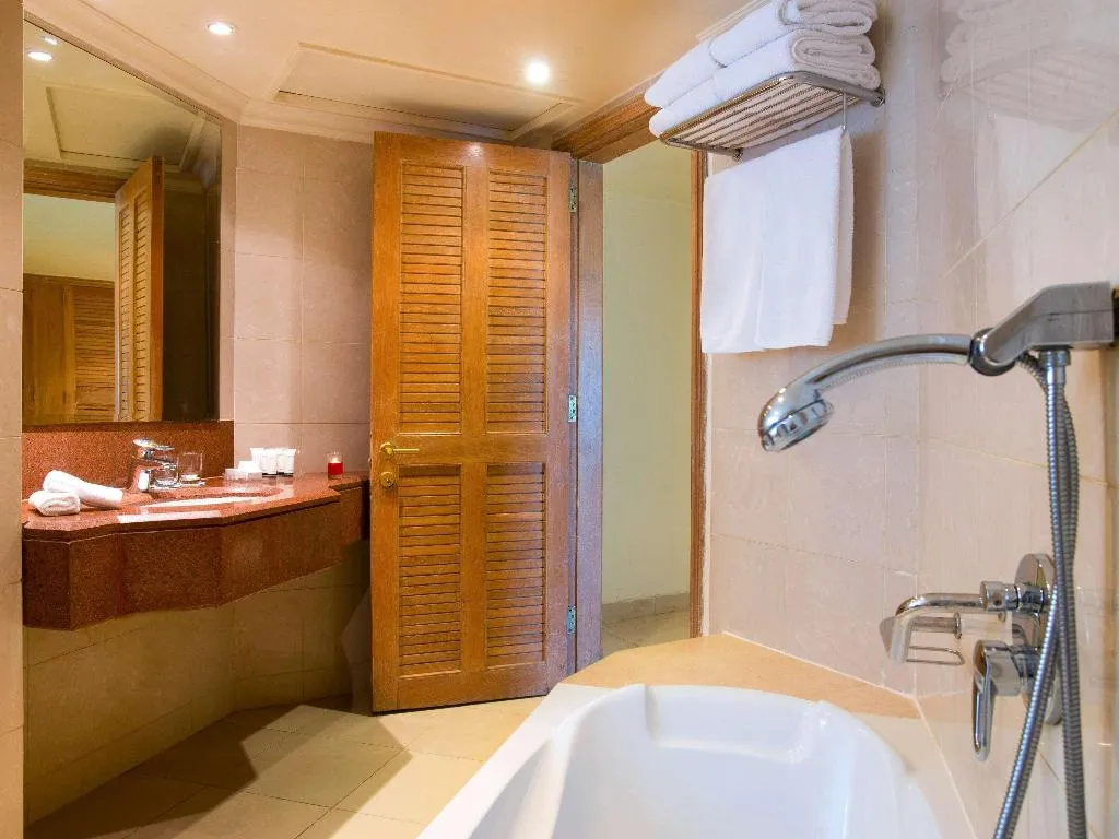 Room DELUXE SEA VIEW Room, Movenpick Resort Taba, Red Sea Riviera