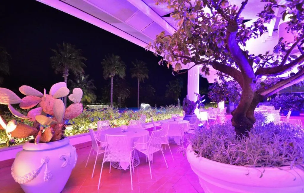 Room, Savoy Beach, Naples