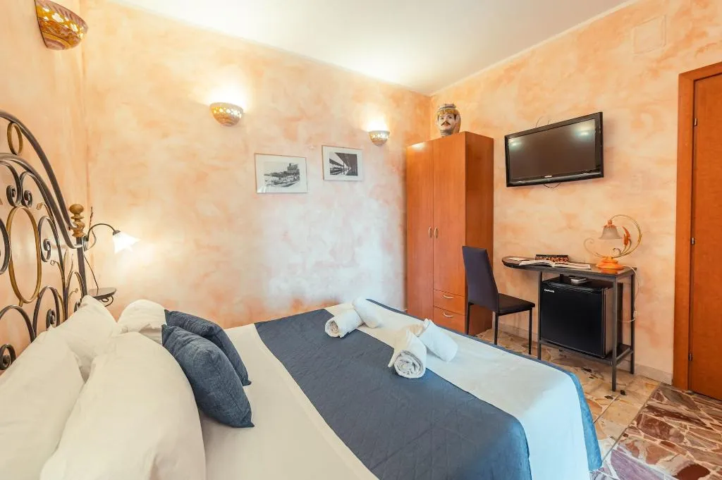 Room, B&B Marranzano, Catania