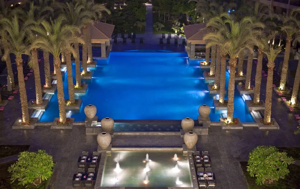 Pool, Dusit Thani LakeView Cairo, Cairo
