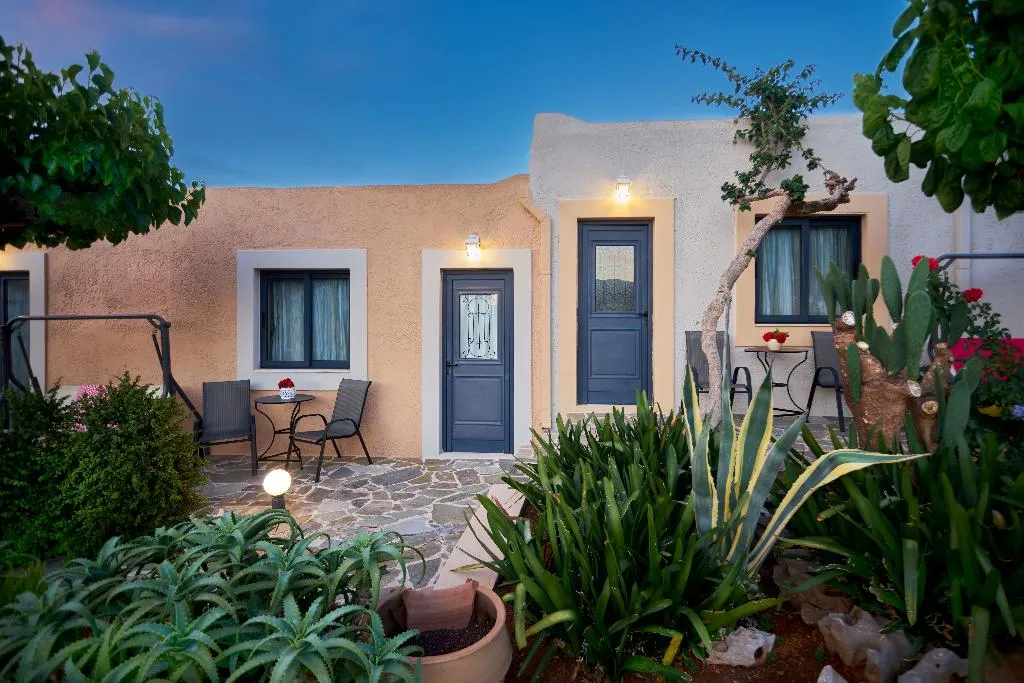 STUDIO SUPERIOR Room, Golden Bay Apartments-Garden Haven, Crete