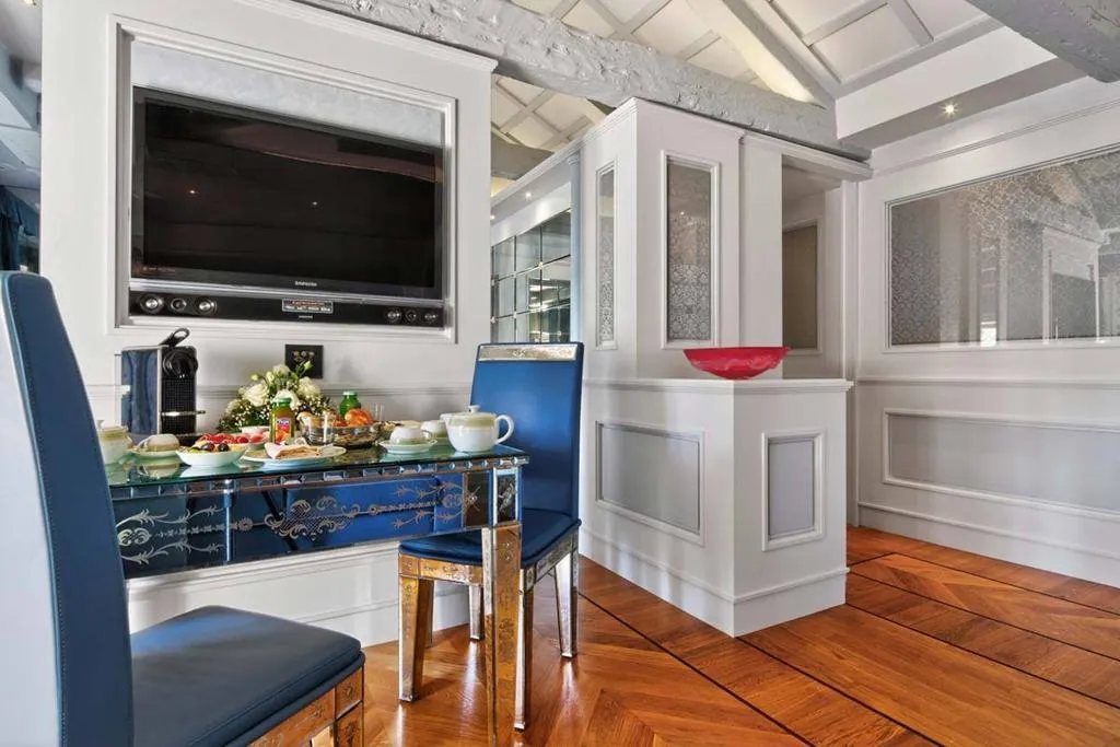 Room, Canaletto Luxury Suites – San Marco Luxury, Venice