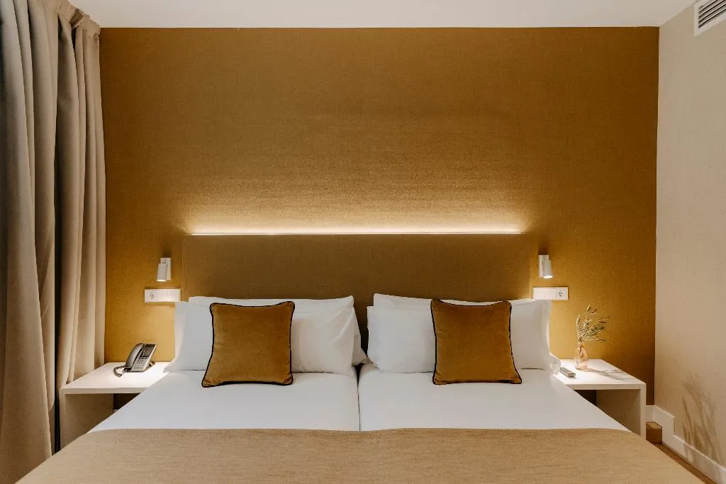 Double or Twin DELUXE Room, Hotel PAX Atocha, Madrid