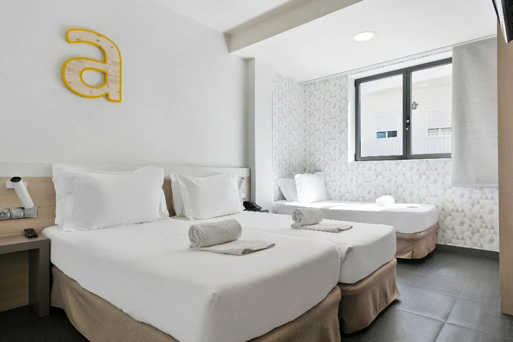 TRIPLE STANDARD Room, Laumon, Barcelona