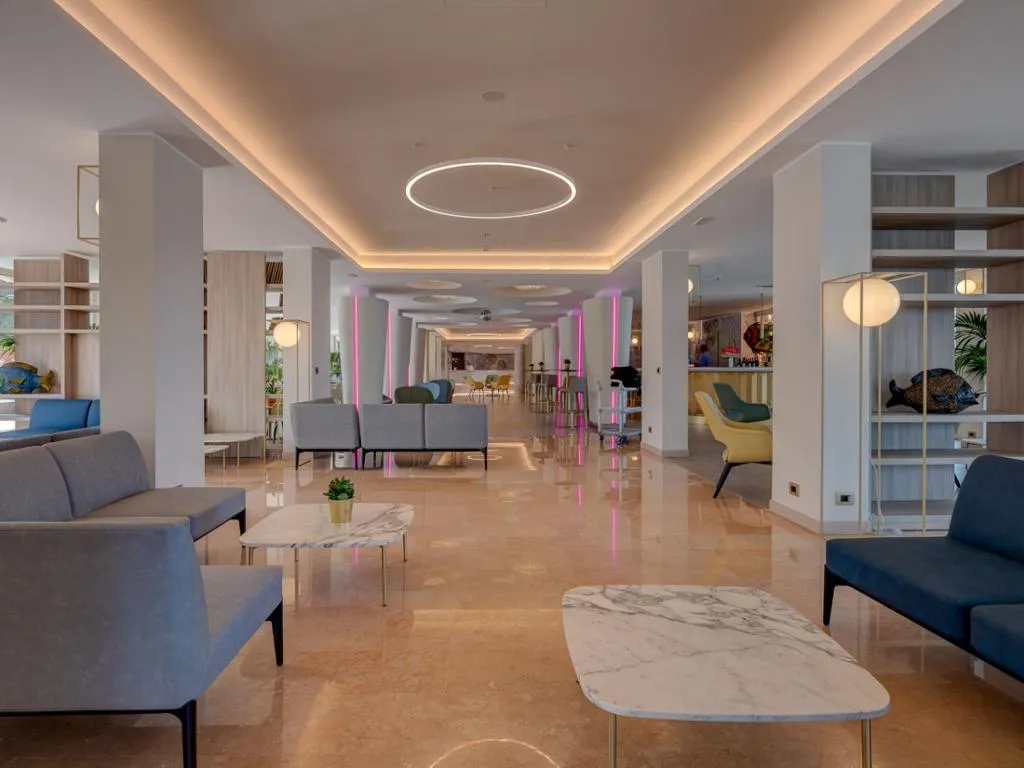 Lobby, Antares, Catania