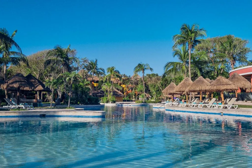 Pool, Iberostar Waves Tucan All Inclusive, Cancun Area