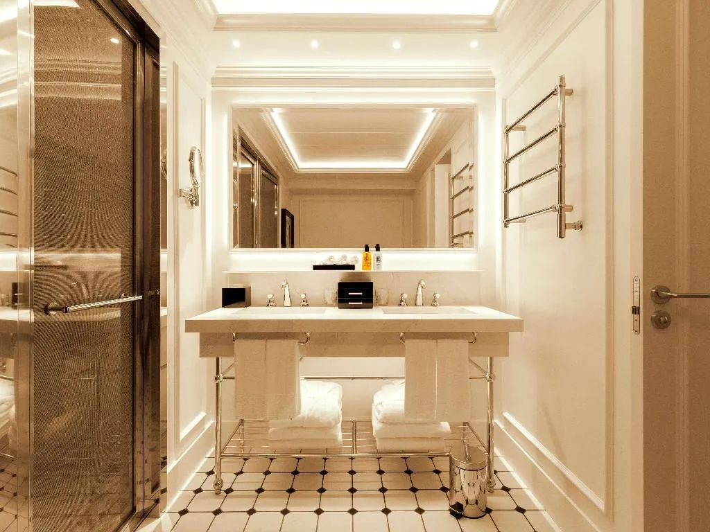 JUNIOR SUITE STANDARD Room, Sofitel Barcelona Skipper, Barcelona