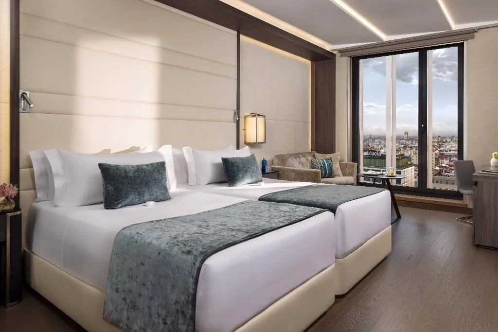 TRIPLE DELUXE Room, VP Plaza España Design, Madrid