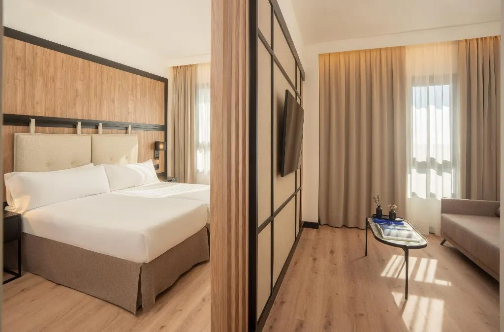 JUNIOR SUITE PREMIUM Room, Madrid Airport Suites Affiliated By Melia, Madrid