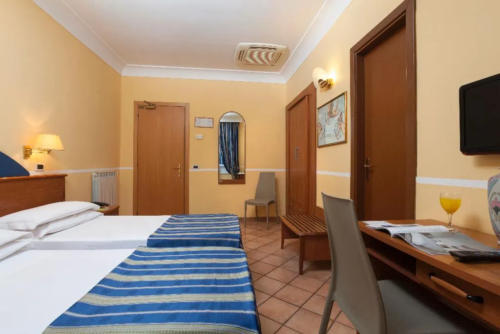 TWIN STANDARD Room, Hotel Kennedy, Rome