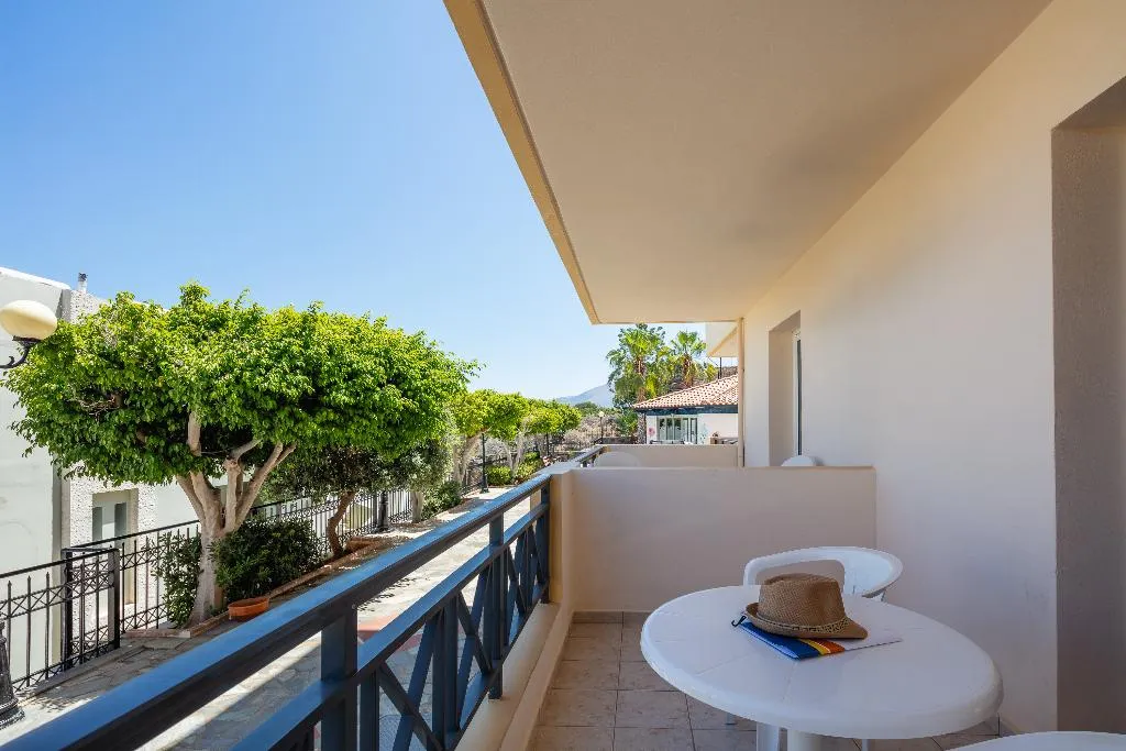 TRIPLE THREE BEDS Room, Koni Village, Crete
