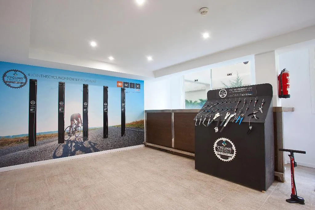 Sports and Entertainment, Mix Bahia Real, Majorca