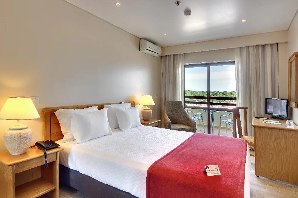 Double or Twin CAPACITY 3 Room, Alba, Algarve