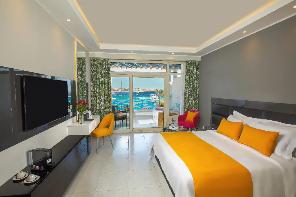 DOUBLE DELUXE WITH JACUZZI Room, Naama Bay Suites & Spa, Red Sea Riviera