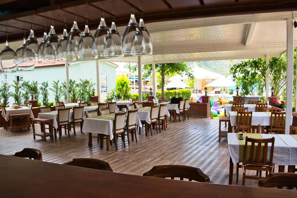 Restaurant, Defne Lorina, Dalaman
