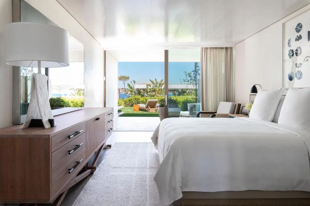 SUITE SEA VIEW KING BED Room, Four Seasons Astir Palace Hotel Athens, Athens