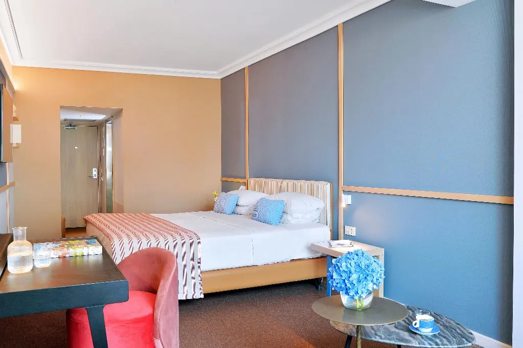 JUNIOR SUITE STANDARD Room, Airotel Alexandros, Athens