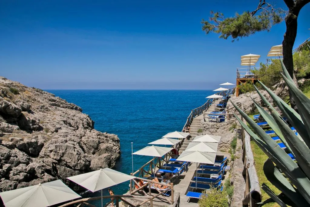 Beach, Delfino, Naples