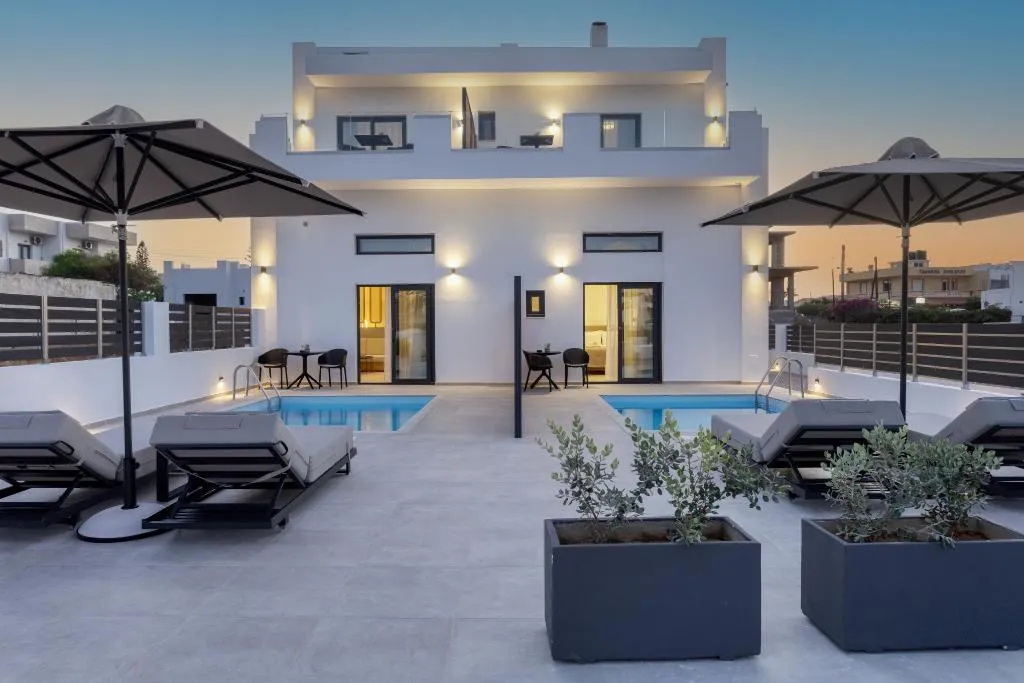 SUITE DELUXE WITH PRIVATE POOL Room, John Mary Apartments Gouves, Crete