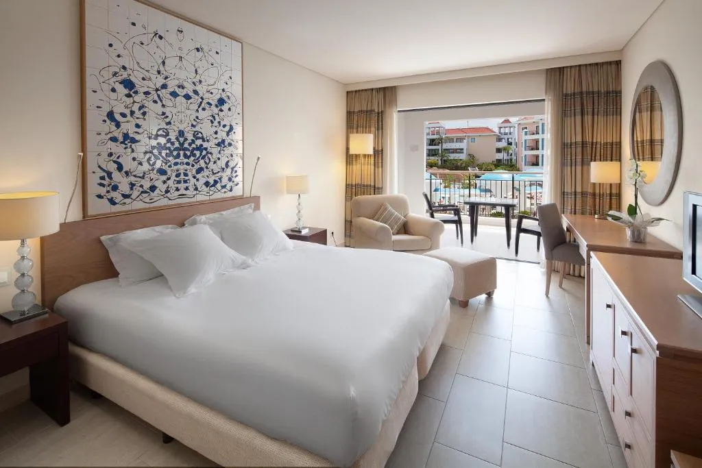 TWIN DELUXE Room, Hilton Vilamoura As Cascatas Golf Resort & Spa, Algarve