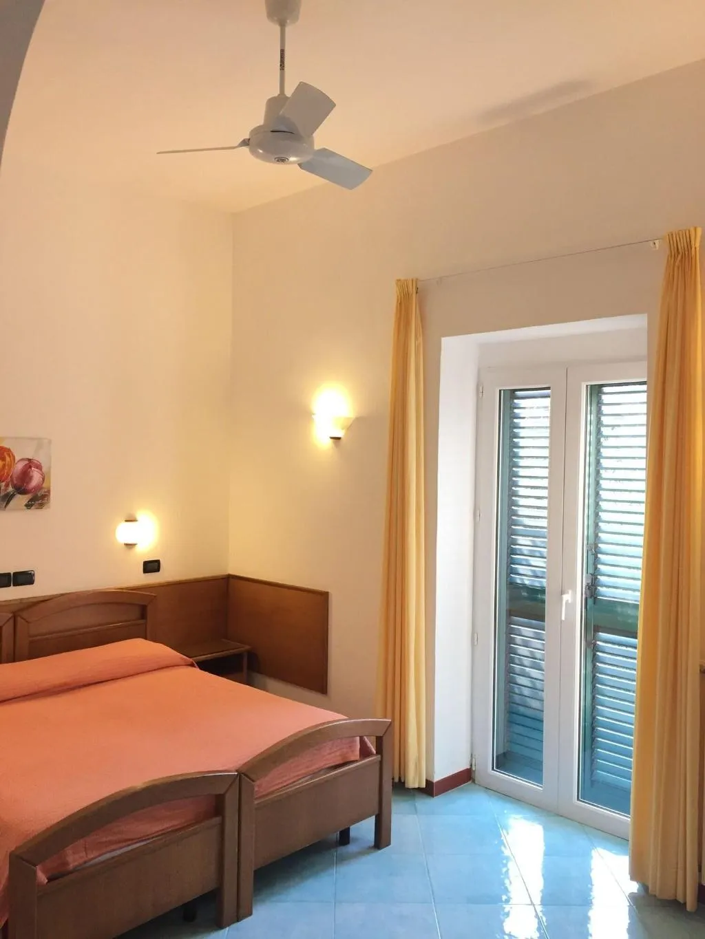 Room, Pineta, Naples