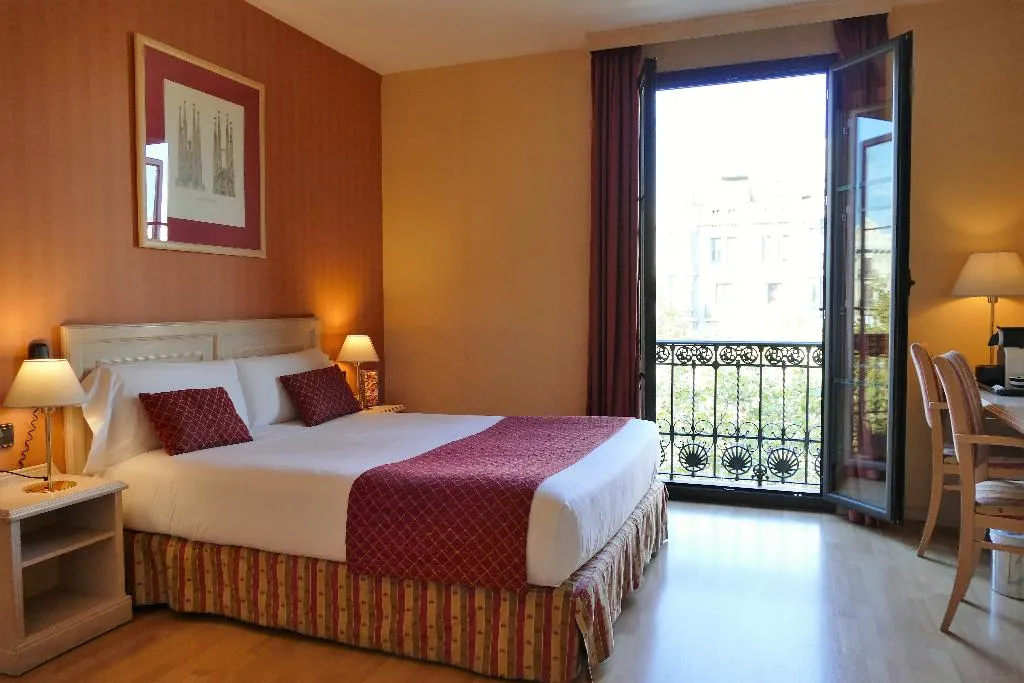 DOUBLE WITH BALCONY Room, Petit Palace Eixample, Barcelona