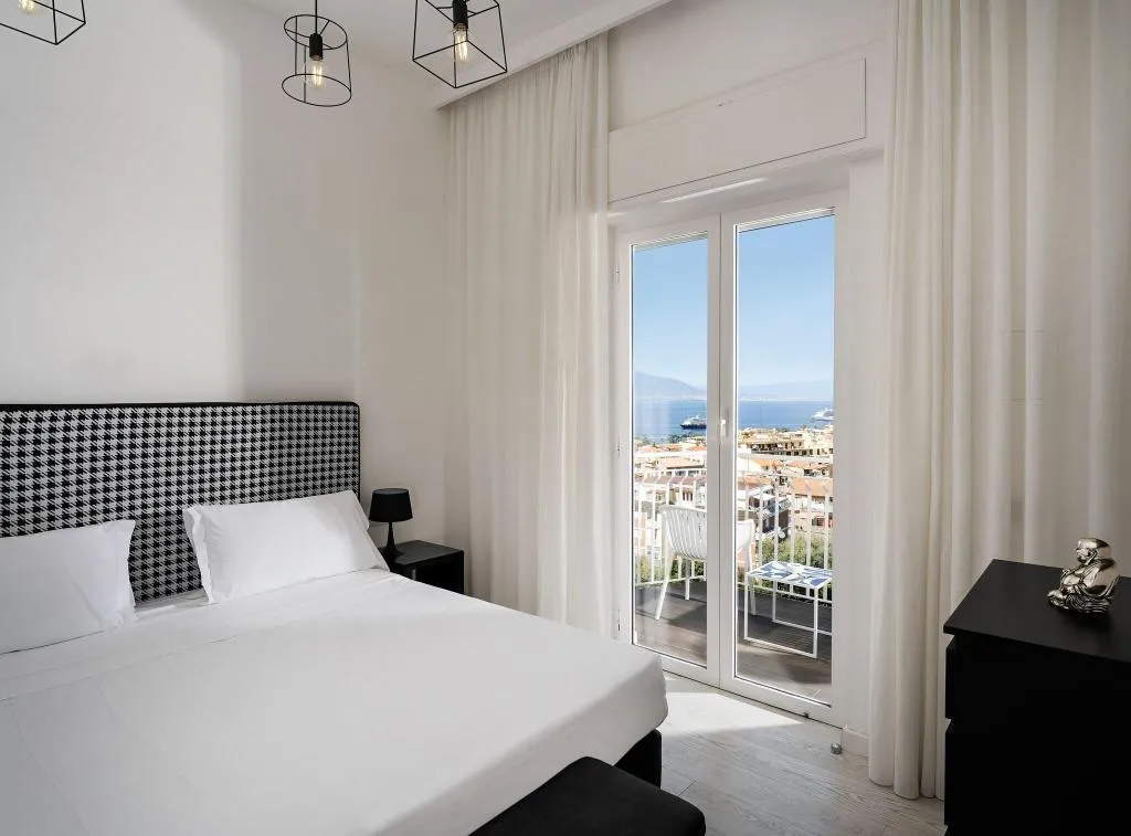 Room, Conca Park, Naples
