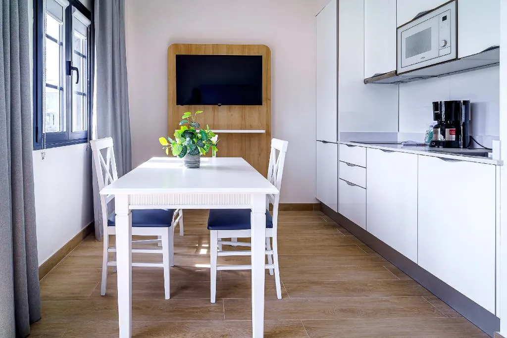 APARTMENT CAPACITY 1 Room, Hotel Cordial Marina Blanca, Lanzarote