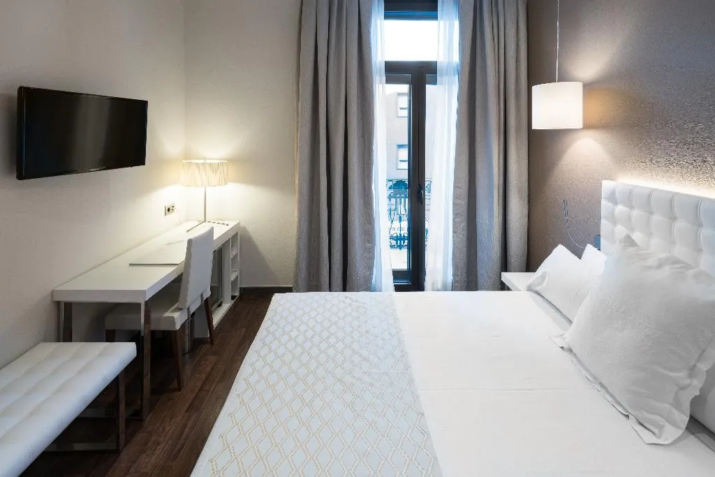 SINGLE STANDARD Room, Catalonia Ramblas, Barcelona