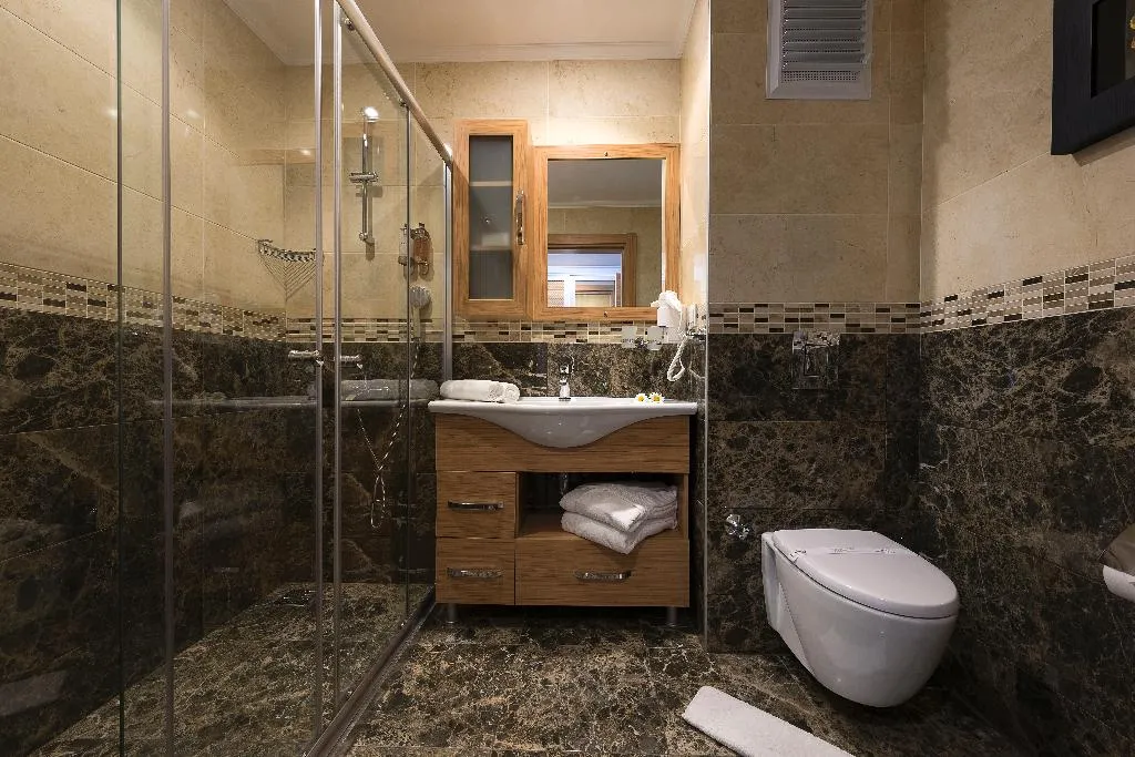 DOUBLE WITH JACUZZI Room, Quattro Beach Spa & Resort Hotel, Antalya